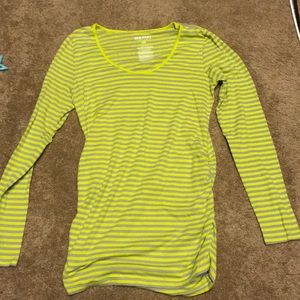 Old navy maternity top